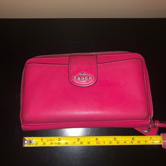 Coach Wrislet/wallet. - Picture 3 of 5